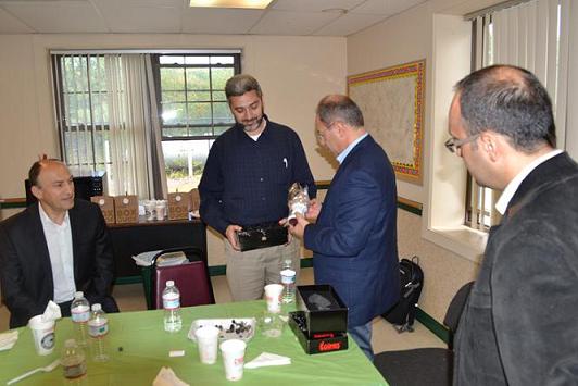 Sefer Ozdemir TurkBirDev kurucu baskani devlet bakani Recep Akdag ile